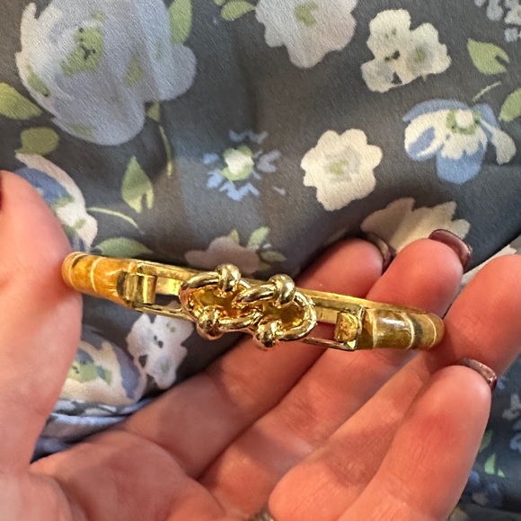 unknown Jewelry - Elegant Gold Bracelet